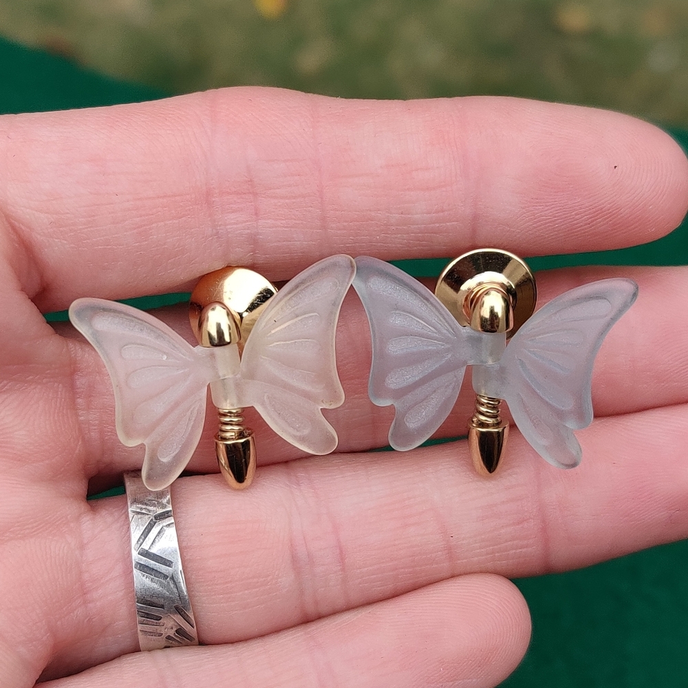 🦋 Vintage frosted glass butterfly lapel pins